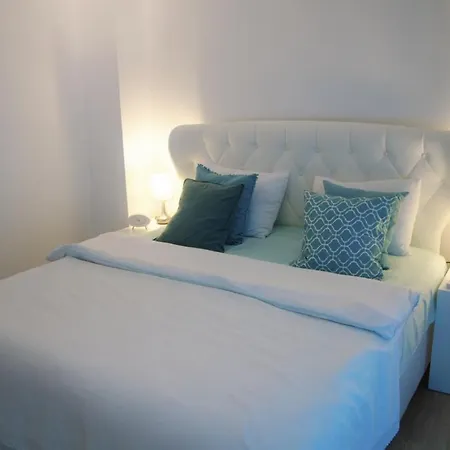 Posh- 2 Bedroom Private Pool Garden Floor 아파트 Bodrum